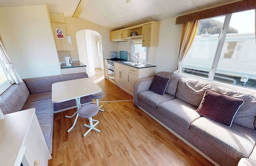 Aberystwyth House | 1 bedroom accommodation in Clarach Bay, Nr Aberystwyth