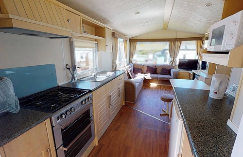Aberystwyth House | 1 bedroom accommodation in Clarach Bay, Nr Aberystwyth