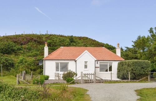 Colbost Cottage | 1 bedroom accommodation in Husabost, Isle of Skye