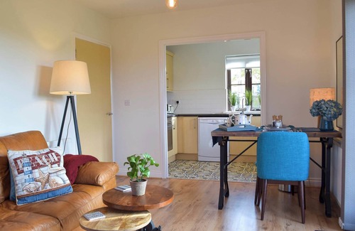 Burry Port Cottage | 1 bedroom accommodation in Burry Port, near Llanelli
