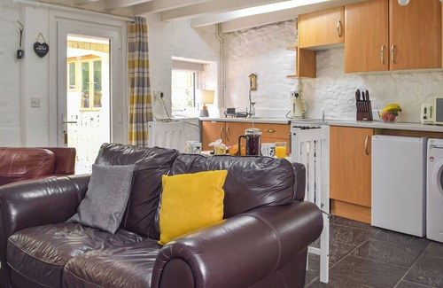 Carmarthen Cottage | 1 bedroom accommodation in Carmarthen
