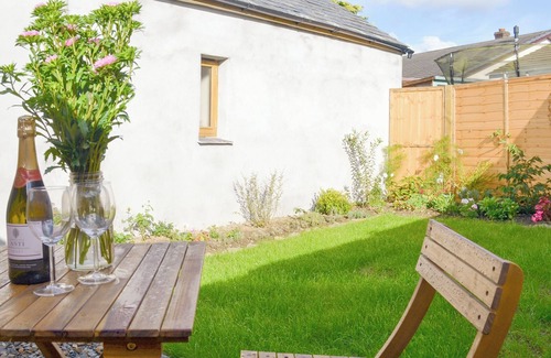 Holsworthy Cottage | 1 bedroom accommodation in Derril, near Bude