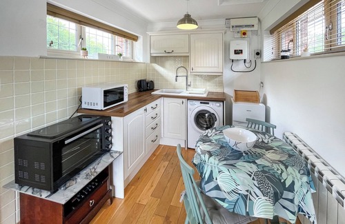 Keal Cotes Cottage | 1 bedroom accommodation in Keal Cotes