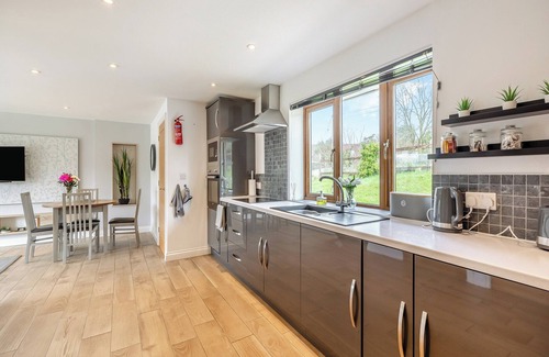 Axminster Cottage | 1 bedroom accommodation in Tytherleigh, near Axminster