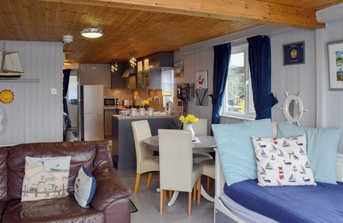 Bembridge Cottage | 1 bedroom accommodation in Bembridge, near Brading