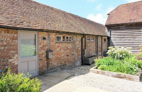 Cowbeech Cottage | 1 bedroom accommodation in Cowbeech, near Hailsham