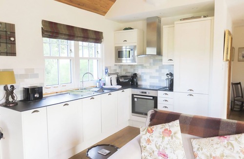 Strathtummel Cottage | 1 bedroom accommodation in Foss, near Pitlochry