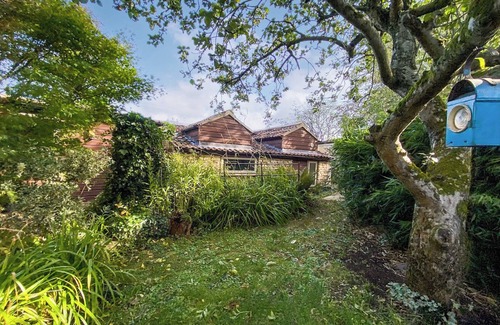 Corsham Cottage | 1 bedroom accommodation in Neston, near Corsham