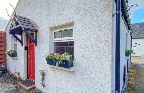 Lewiston Cottage | 1 bedroom accommodation in Drumnadrochit, near Loch Ness