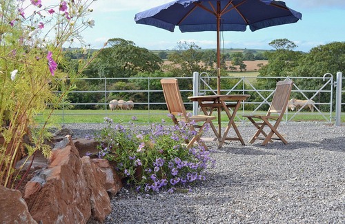 Lamphey Cottage | 1 bedroom accommodation in Lamphey, near Tenby