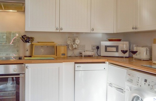 Battle Cottage | 1 bedroom accommodation in Hooe, near Battle