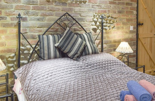 Battle Cottage | 1 bedroom accommodation in Hooe, near Battle