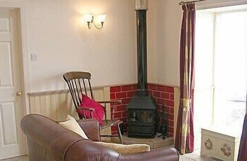 Kilmun Cottage | 1 bedroom accommodation in Blairmore, Dunoon
