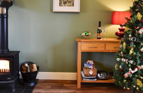Carnwath Cottage | 1 bedroom accommodation in By Carnwath