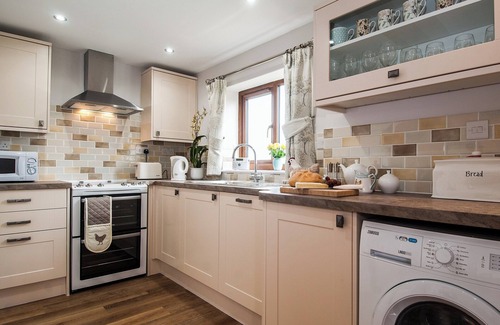 Nailsworth Cottage | 1 bedroom accommodation in Horsley, near Stroud