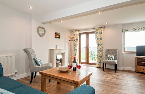 Nailsworth Cottage | 1 bedroom accommodation in Horsley, near Stroud