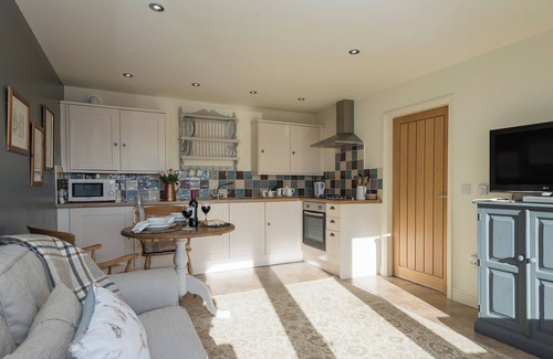 Louth Cottage | 1 bedroom accommodation in South Elkington, near Louth
