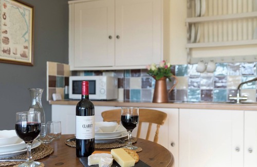 Louth Cottage | 1 bedroom accommodation in South Elkington, near Louth