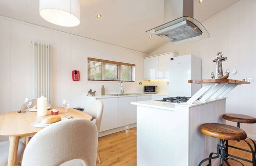 Ryde Ski Chalet | 1 bedroom accommodation in Wootton Bridge, Nr Cowes