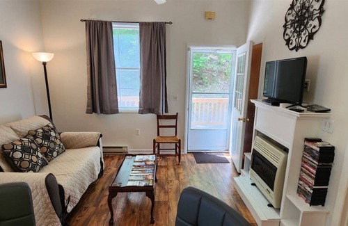 Stanley Cabin | 1 bedroom accommodation in Stanley