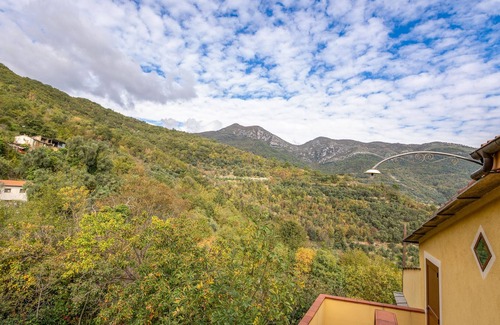 Onzo House | 1 bedroom amazing home in Onzo