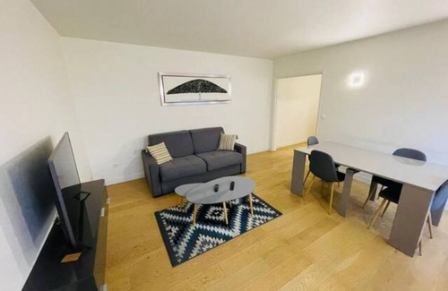 Neuilly-sur-Seine Apartment | 1 Bedroom Apartment in Neuilly-sur-Seine