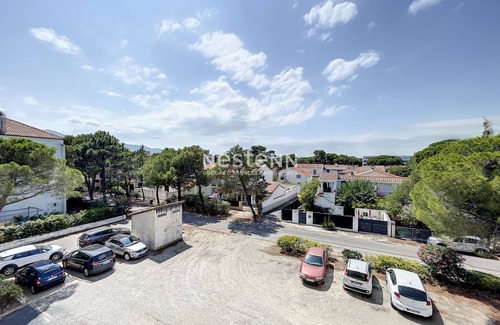 Argeles Plage Apartment | 1-Bedroom Apartment 100m from Beach - Sleeps 4, Air Conditioning, Nearby Parking