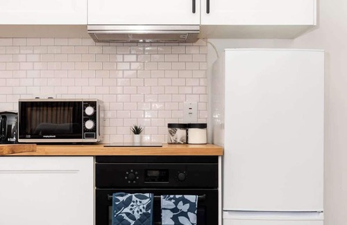 Central Aberdeen Apartment | 1 Bedroom Apartment-Free Parking