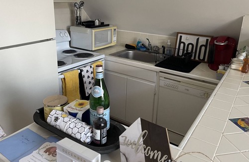 Chic's Beach Apartment | 1-Bedroom Apartment with Access to Private Pool