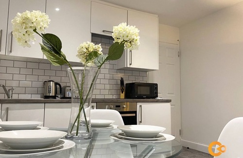 Glenisla Apartment | 1 Bedroom Apartment by Central Serviced Aaprtments