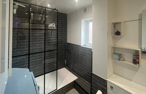 Beverley Apartment | 1 bedroom apartment, with free parking and garden