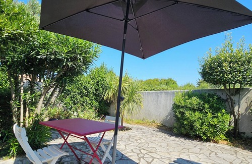 Ars-en-Re Apartment | 1 bedroom apartment in ars en rã©