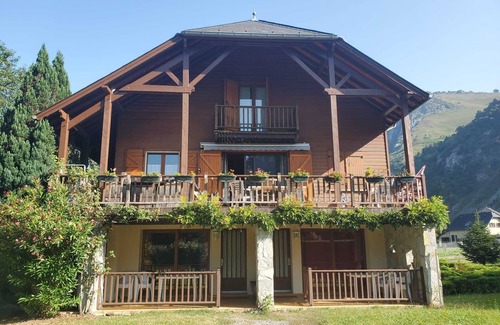 Aste-Beon Apartment | 1-bedroom apartment in a mountain chalet, sleeps up to 4 people