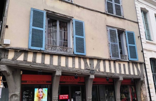 Old Town Apartment | 1 Bedroom Apartment in Troyes