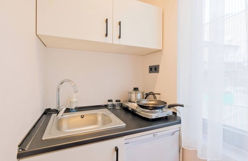 Beyoglu Apartment | 1 bedroom apartment in enchanting Beyoğlu with AC, WiFi