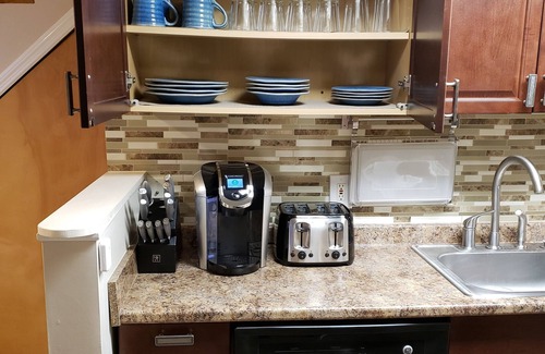 Albany Apartment | 1-bedroom apartment in Albany with WiFi, AC