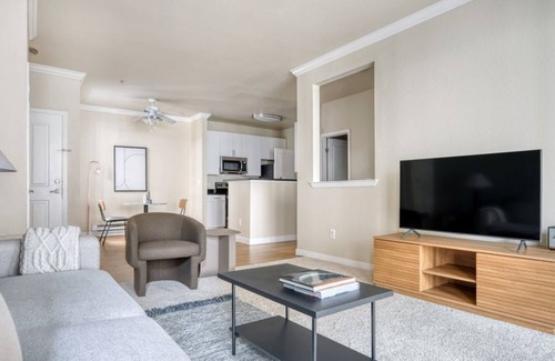 West San Jose Apartment | 1 Bedroom Apartment L-560584 by Houzlet