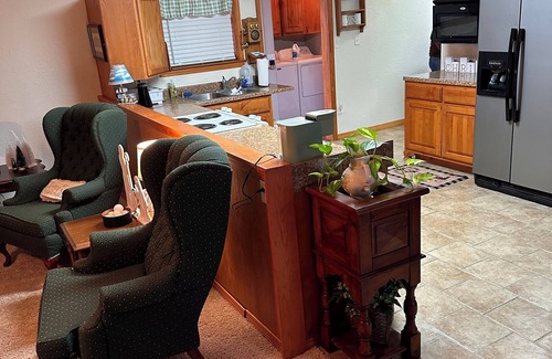 Nowata Apartment | 1 Bedroom apartment nCharming home in Nowata with WiFi nPrivate pull in garage
