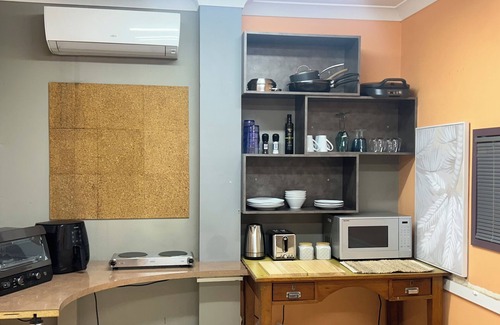 Portsmith Apartment | 1 Bedroom Apartment, Private Courtyard.