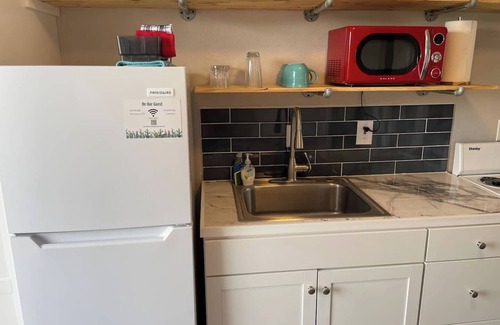 University Heights Apartment | 1 Bedroom Apartment near UNM, Nob Hill and downtown.