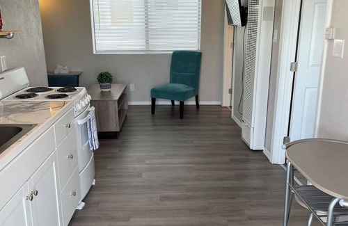 University Heights Apartment | 1 Bedroom Apartment near UNM, Nob Hill and downtown.
