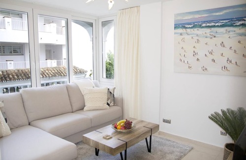 Marbella Apartment | 1 Bedroom Apartment Walking Distance To Puerto Banus