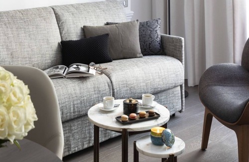 Faubourg-du-Roule Apartment | 1 Bedroom Apartment With Aircon In Champs Elysees