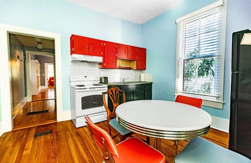 Gainesville Apartment | 1 Bedroom Apt- 5 Blocks from Downtown Gainesville