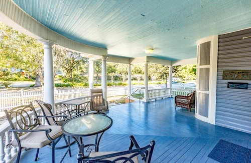 Gainesville Apartment | 1 Bedroom Apt- 5 Blocks from Downtown Gainesville