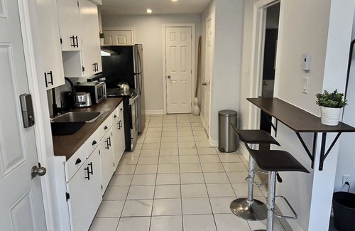 Hull Apartment | 1-Bedroom apt only 5 min from Downtown Ottawa