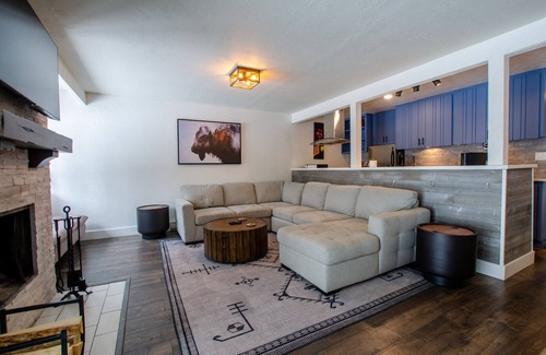 Moose Wilson Road Condo | 1-Bedroom Aspens Condo with Fireplace