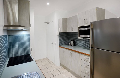 Palm Cove Apartment | 1 Bedroom Beachfront Apartment perfectly situated in the heart of Palm Cove