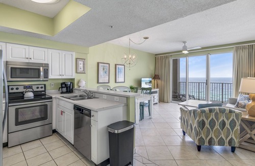 Miramar Beach Condo | 1 Bedroom Beachfront Condo Sleeps 6