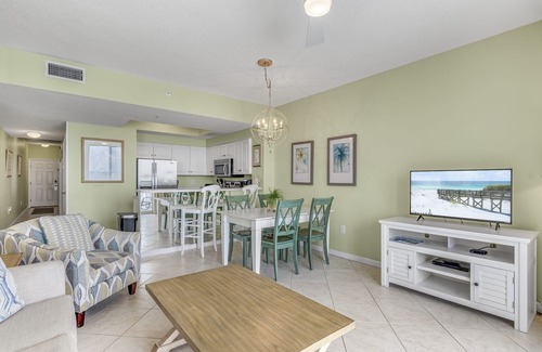 Miramar Beach Condo | 1 Bedroom Beachfront Condo Sleeps 6